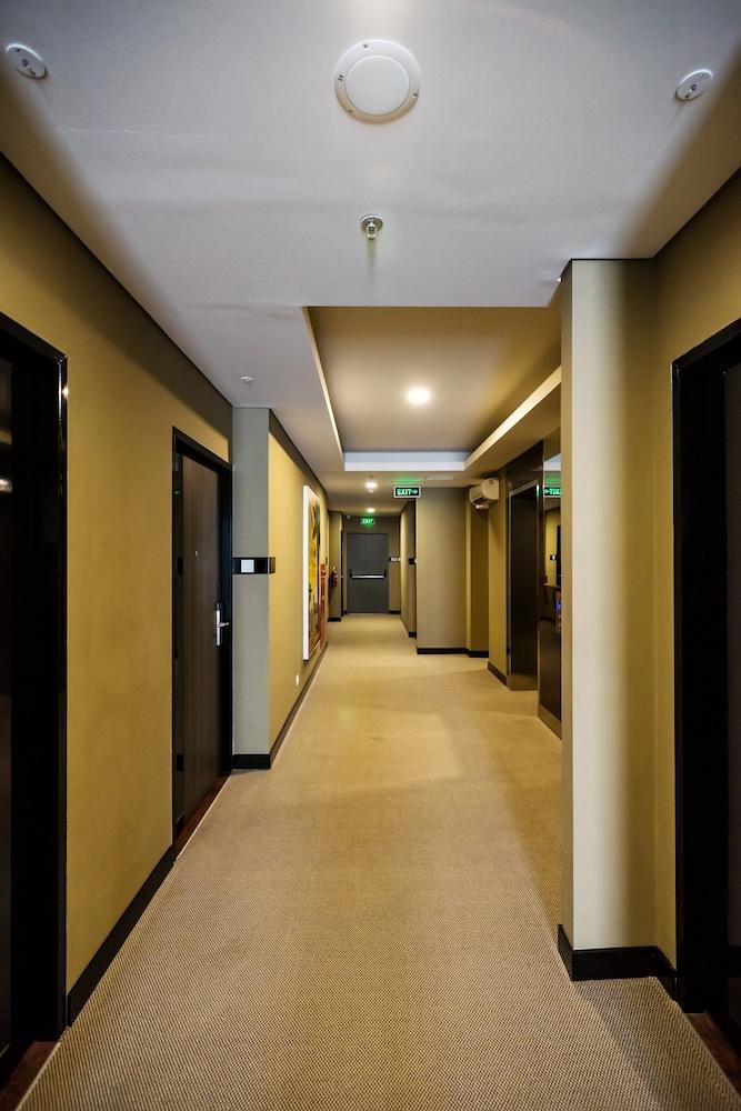 Liberty Hotel Thamrin Джакарта Екстер'єр фото