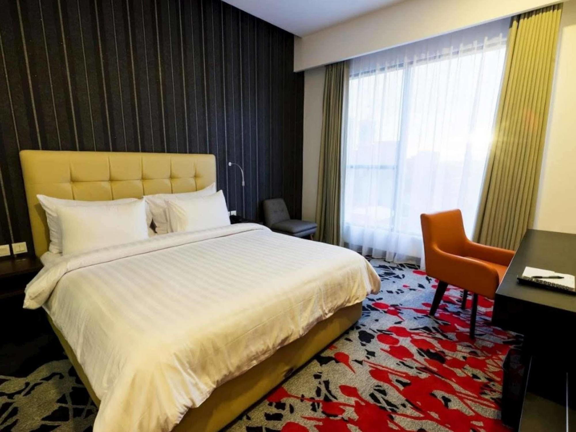 Liberty Hotel Thamrin Джакарта Екстер'єр фото